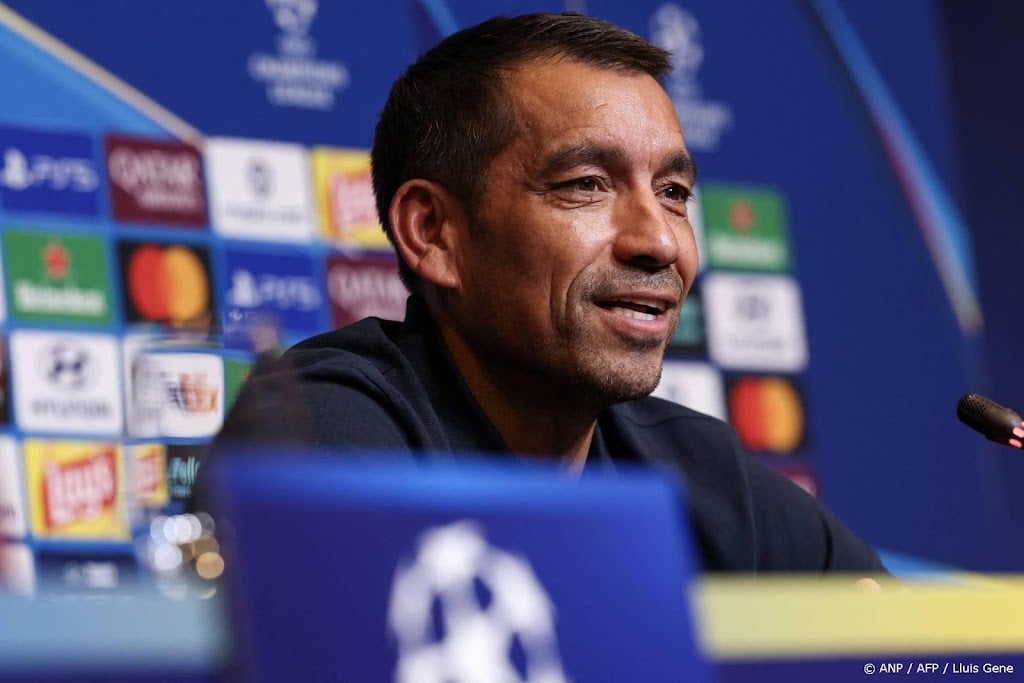 Van Bronckhorst: FC Barcelona is niet vaak kwetsbaar