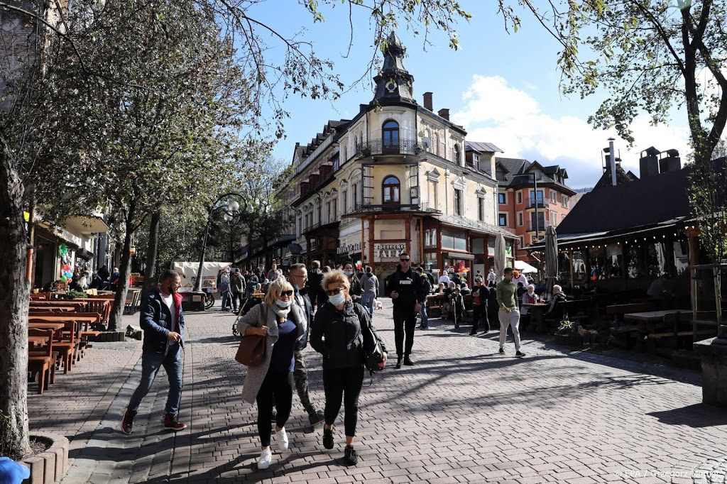 Polen verplicht mondkapjes buitenshuis