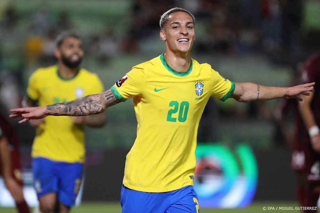 Antony bekroont debuut in Braziliaans elftal met doelpunt