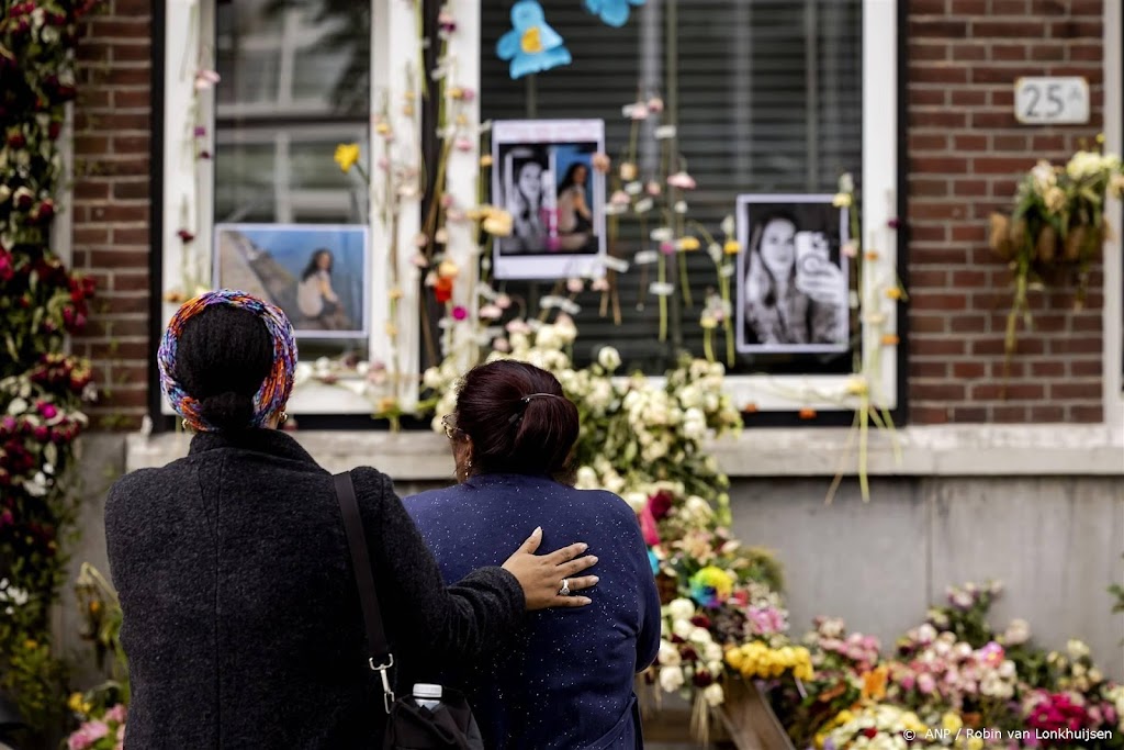 Honderden nemen afscheid van slachtoffers schietpartij Rotterdam