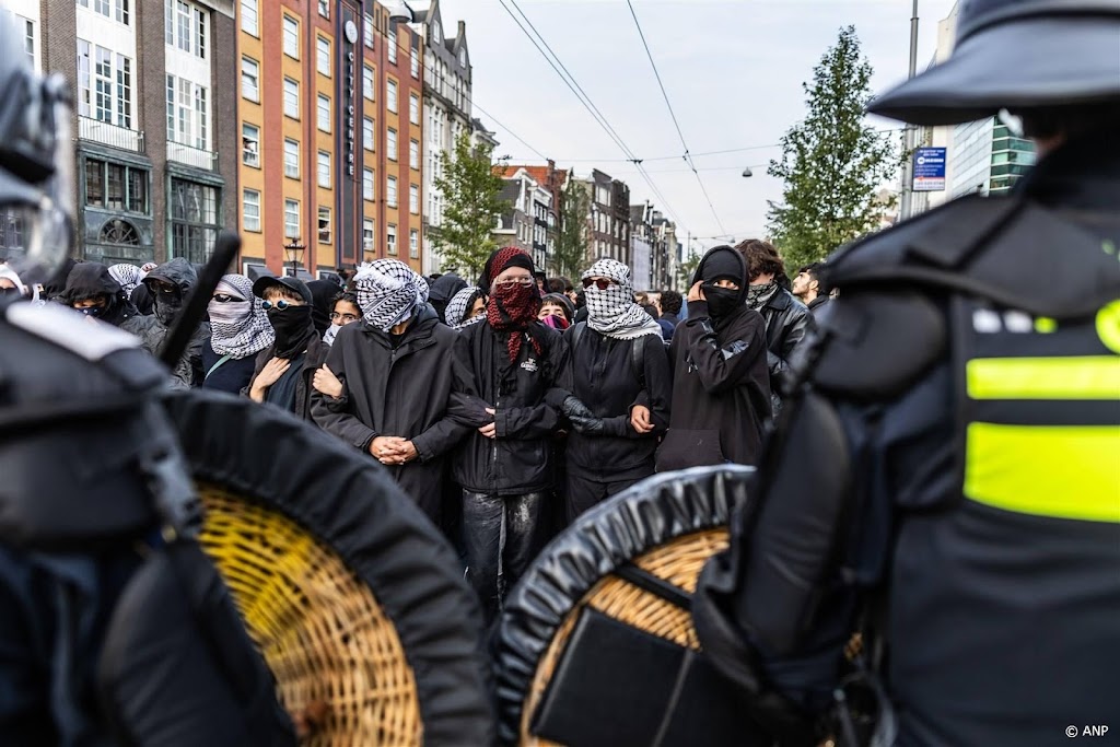 Nog zes mensen vast na pro-Palestijns protest in Amsterdam