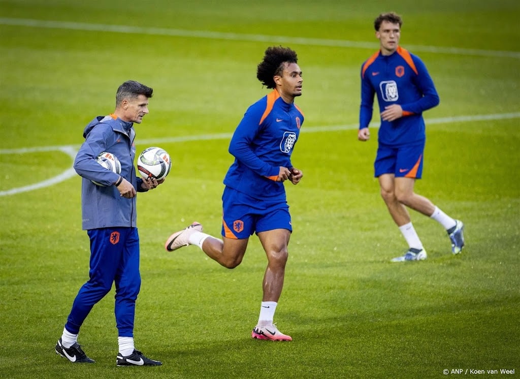 Oranje traint met fitte selectie in Zeist 