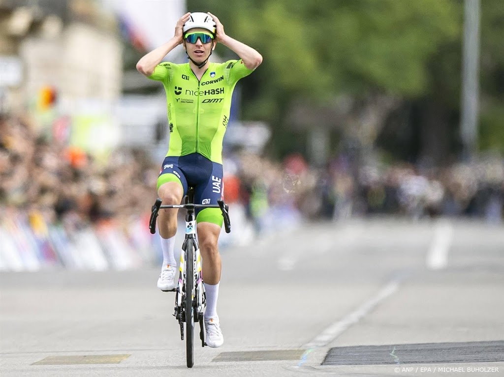 Wielerpeloton staakt uit veiligheidszorgen Tre Valli Varesine