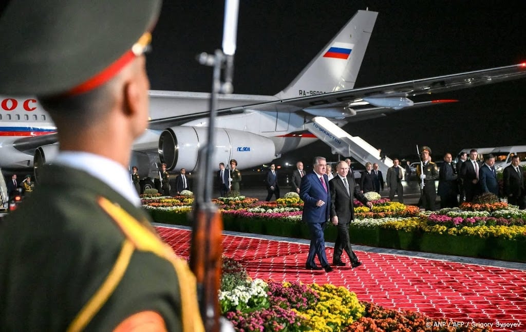 Poetin aangekomen in Tadzjikistan voor top met oud-Sovjetlanden