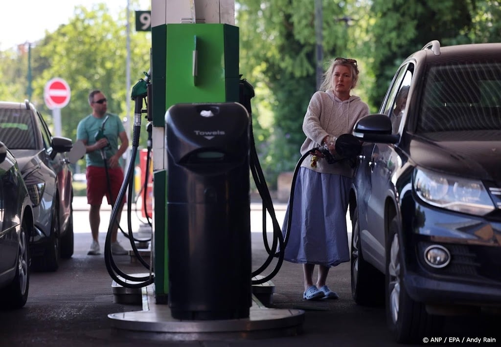 Huishoudens besteden minder aan benzine en diesel