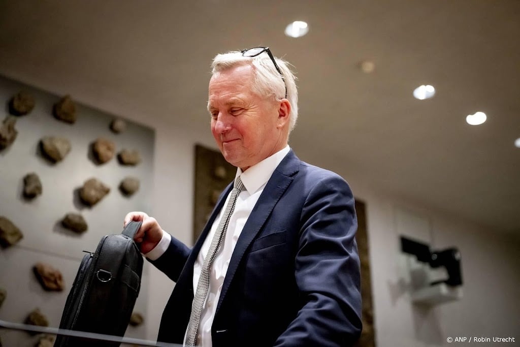 Ministeries moeten samen 750 regels schrappen of versimpelen
