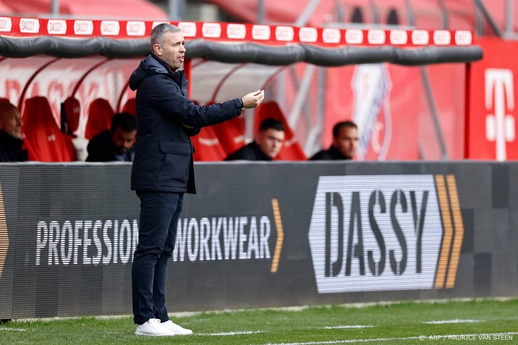 Trainer Hake hoopt langer bij FC Utrecht op de bank te zitten 