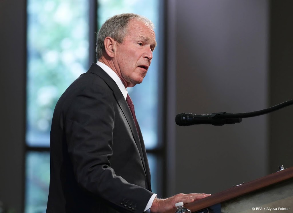 Oud-president Bush feliciteert Biden en Harris