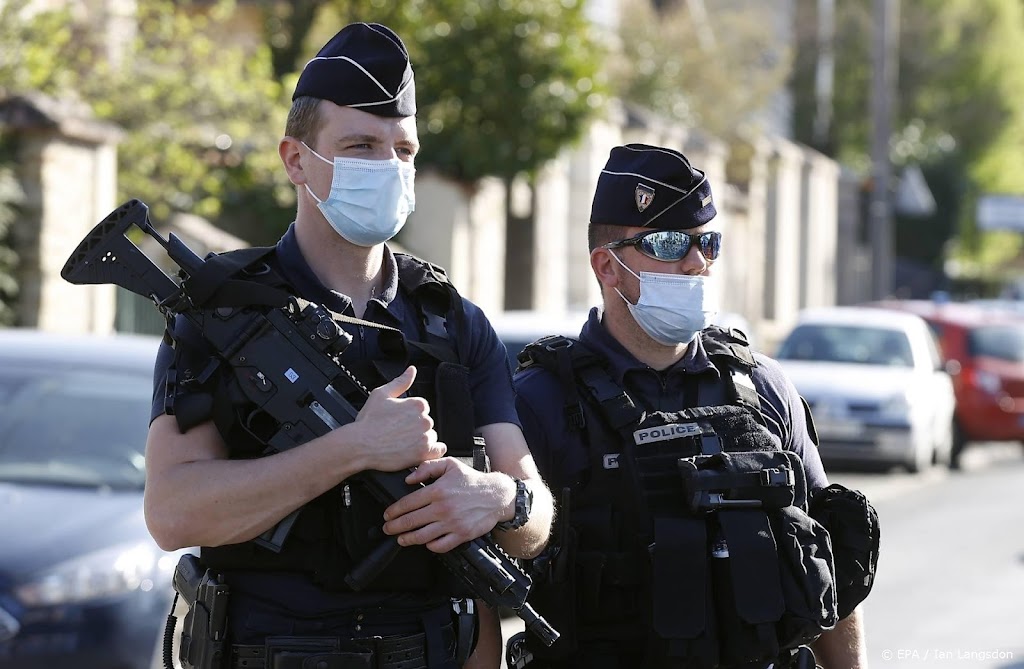 Agent gestoken door man met mes in Cannes