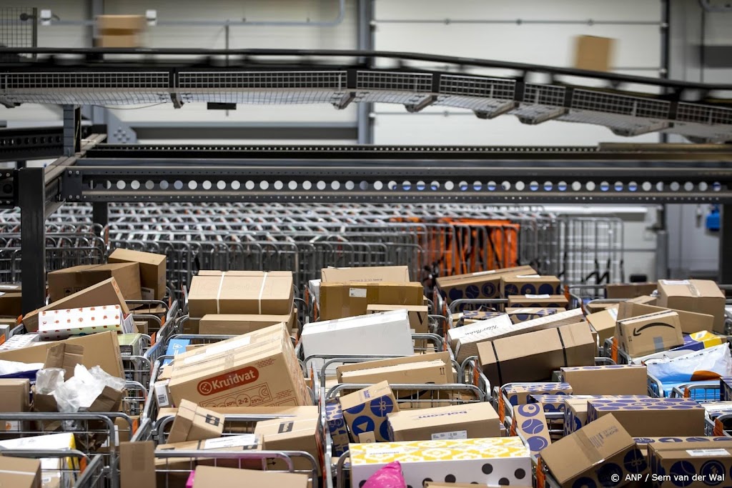 PostNL denkt drukte feestdagen goed aan te kunnen 