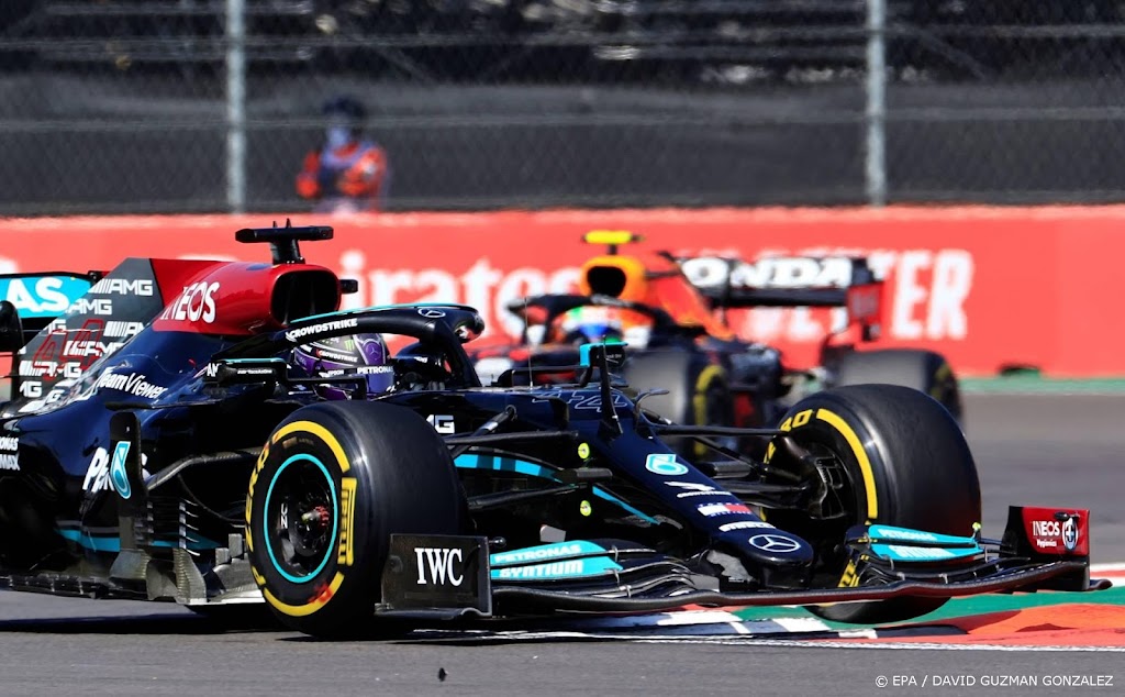 Mercedes blijft vechten tot het einde 
