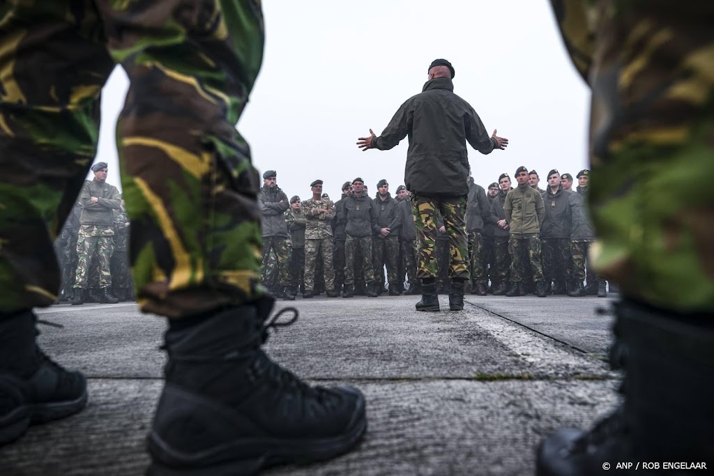 Ollongren: 50 tot 100 militairen voor EU-trainingsmissie Oekraïne