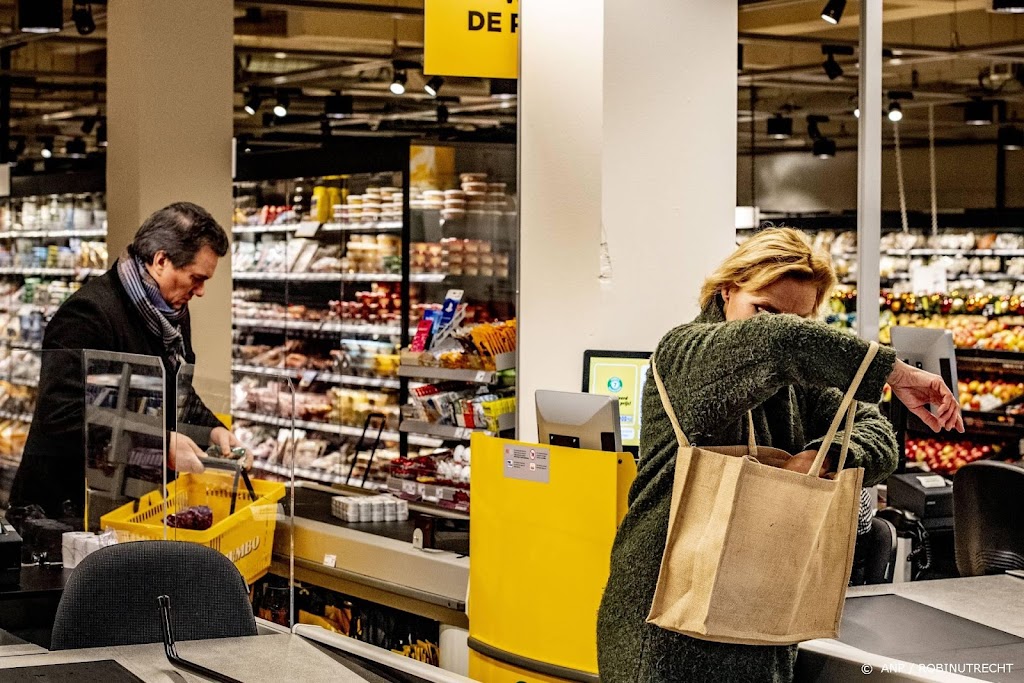 CBS: consumentenvertrouwen blijft op dieptepunt 