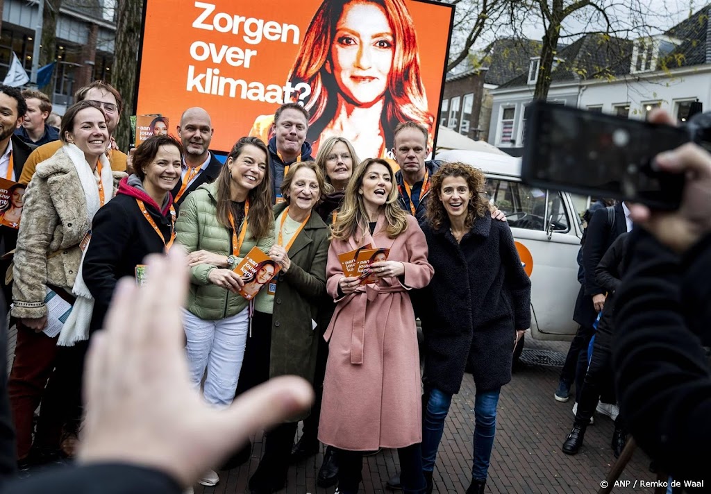 CPB: VVD scoort relatief slecht op banen en bezuinigt flink