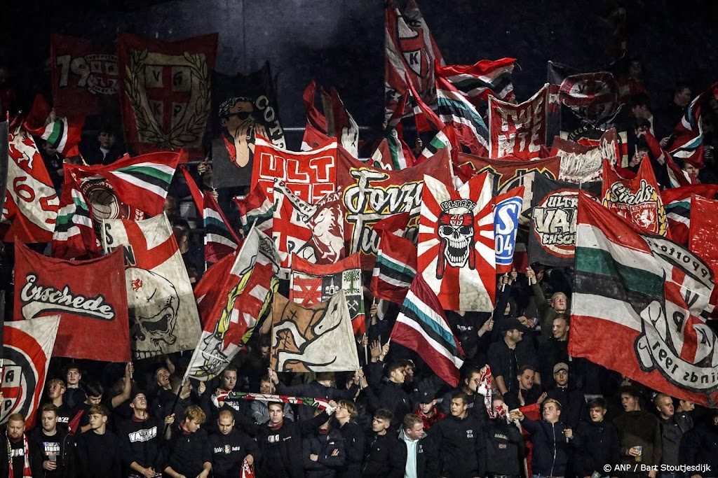 FC Twente legt zestien mensen stadionverbod op na racisme