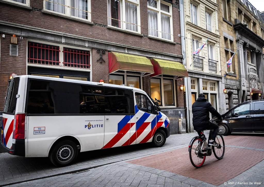 UEFA gaat rapporten en bewijs verzamelen na geweld in Amsterdam