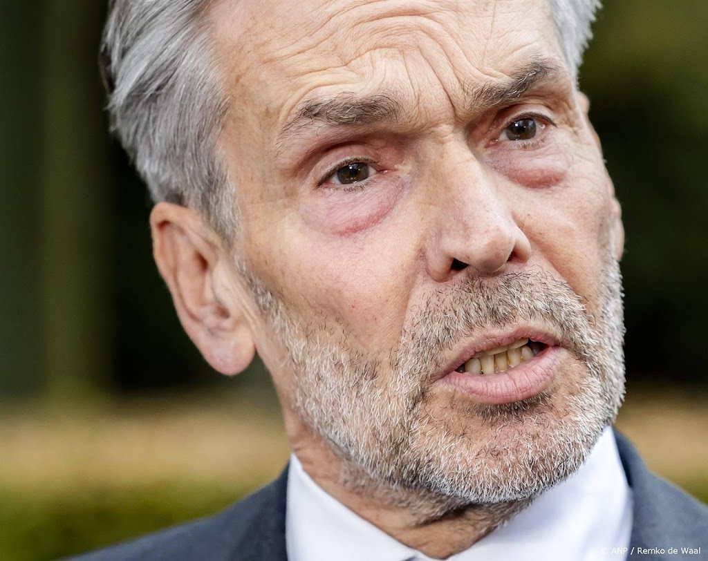 Schoof toch eerder terug na gewelddadige nacht in Amsterdam