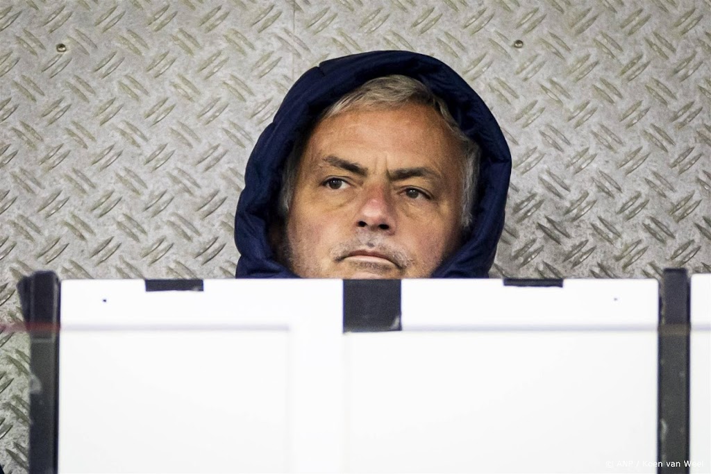 Trainer Mourinho ook door Turkse bond geschorst