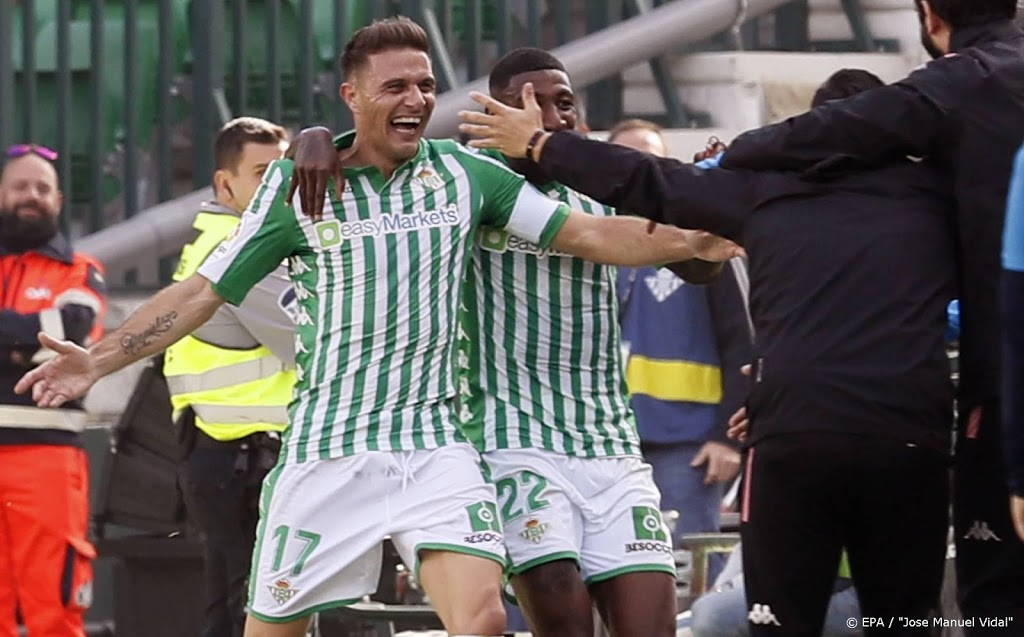 Joaquín maakt snelle hattrick voor Real Betis