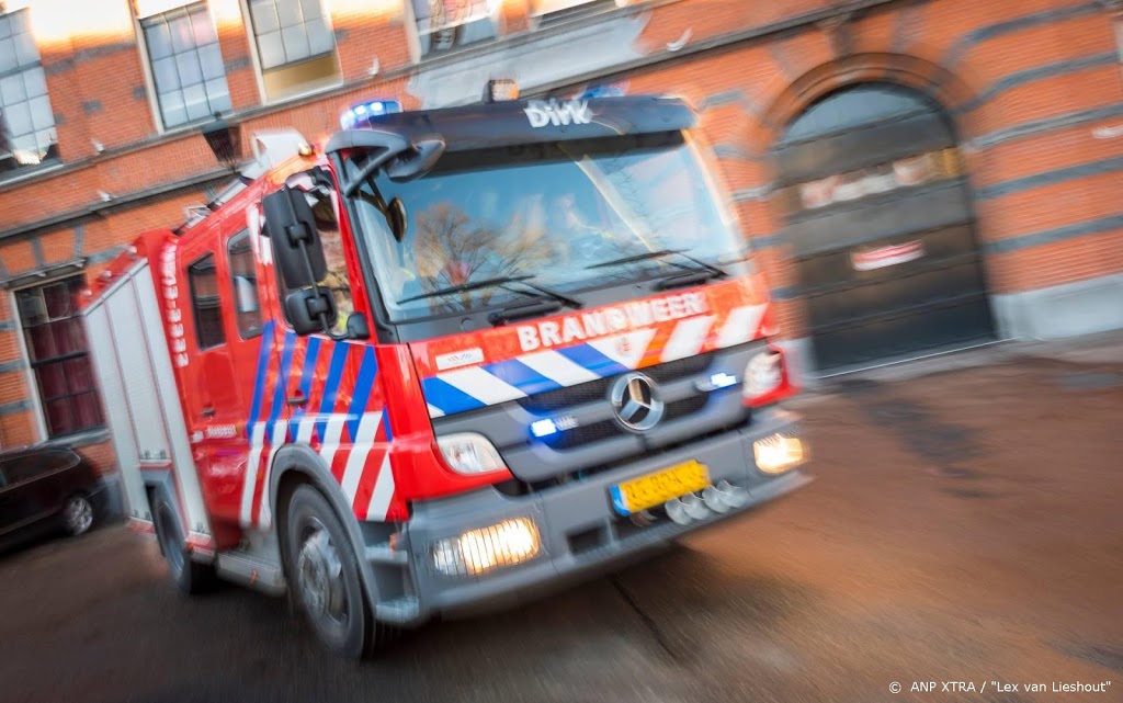 Windmolen valt om in Jorwerd en mist boerderij