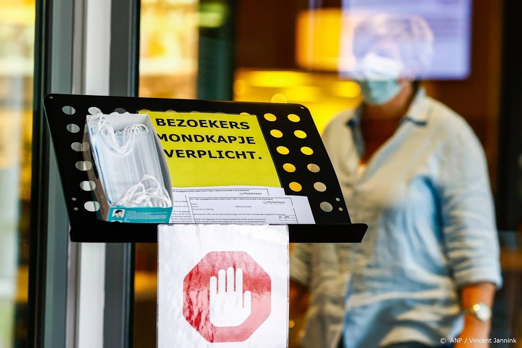 Pfizer-vaccin eerst naar personeel verpleeghuizen, niet bewoners