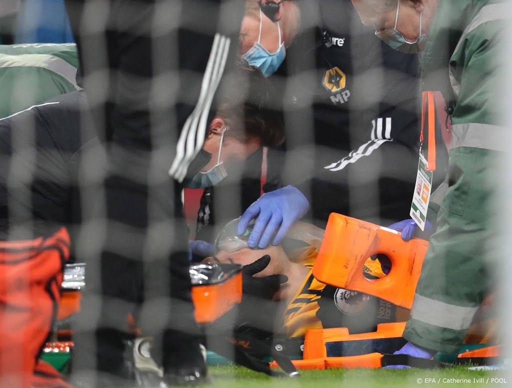 Spits Jiménez van Wolves week na schedelbreuk uit ziekenhuis