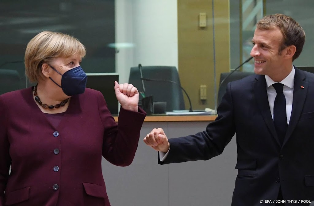 Macron neemt afscheid van Merkel met video