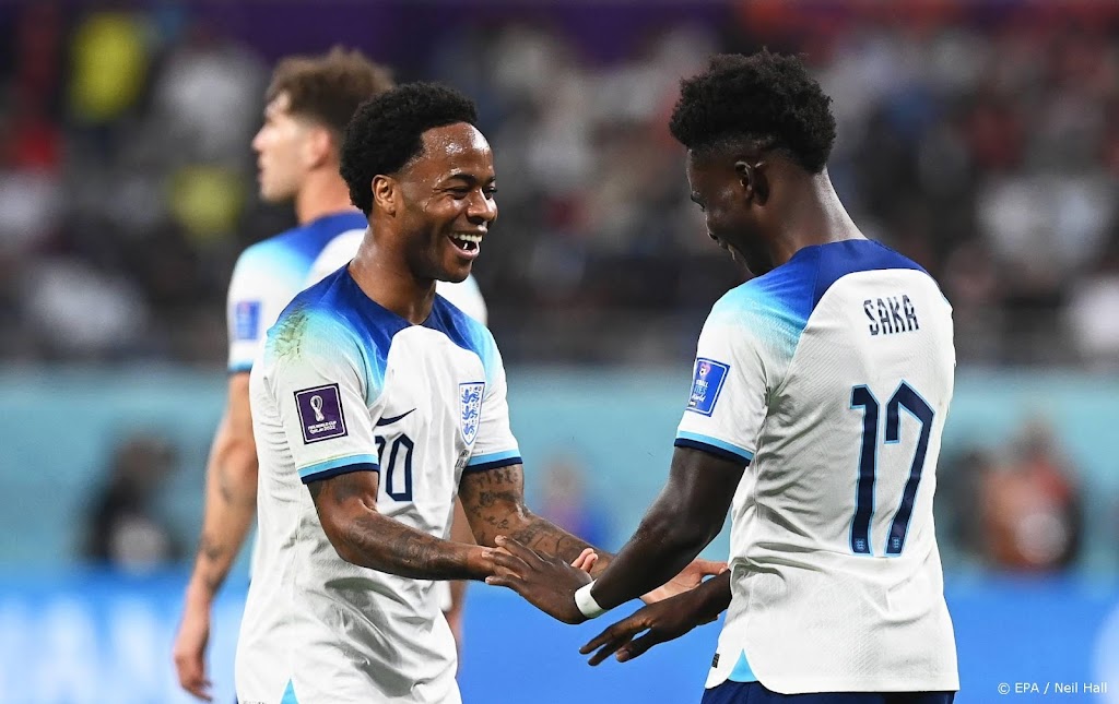 Sterling voegt zich vrijdag weer bij Engelse selectie na inbraak