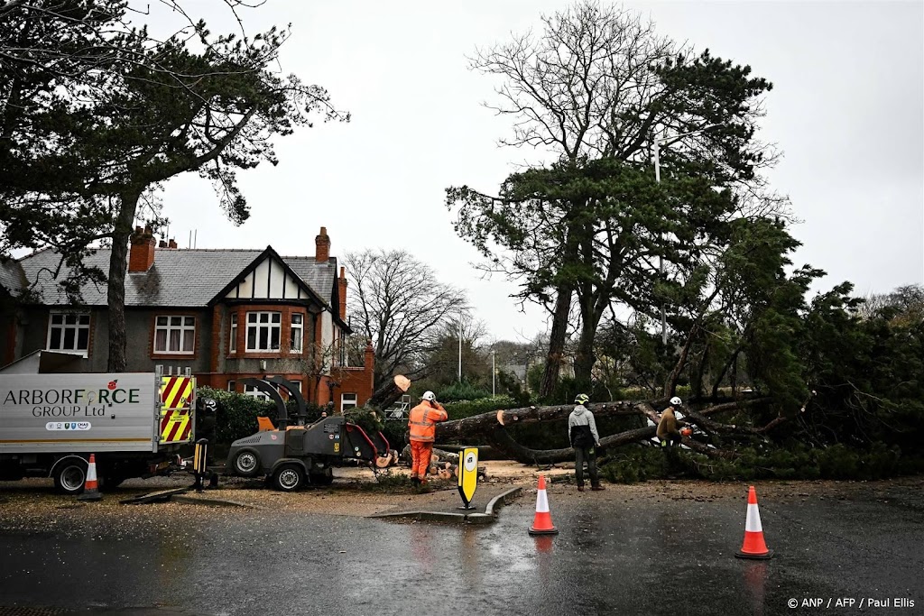 Storm Darragh eist twee levens in Verenigd Koninkrijk
