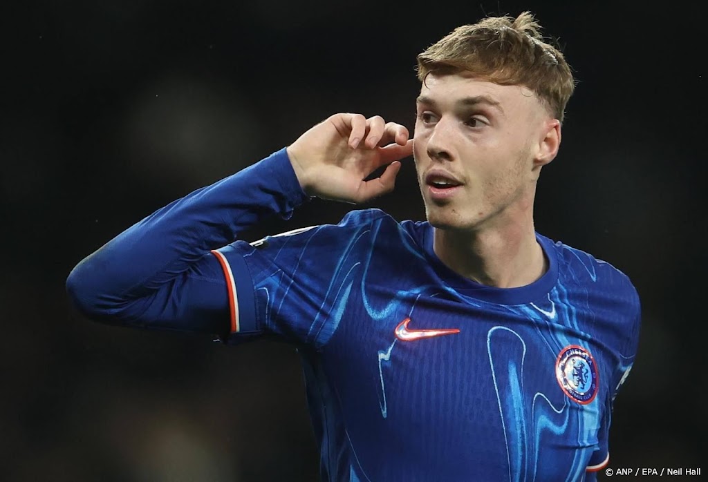 Chelsea blijft grootste rivaal Liverpool na inhaalrace bij Spurs