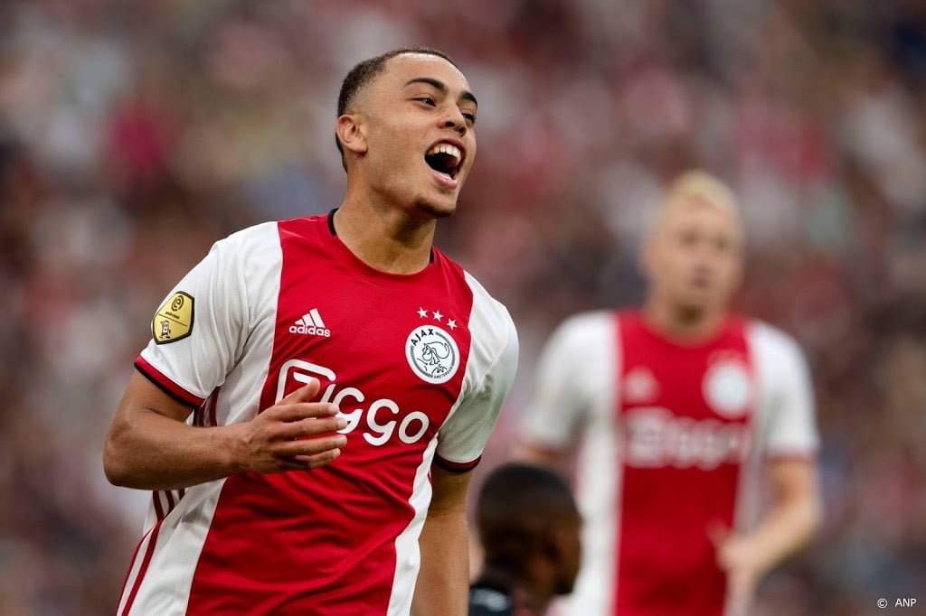 Dest verlaat trainingskamp Ajax om spanningen Midden-Oosten