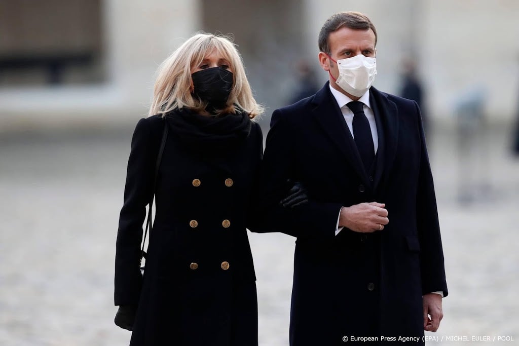 Ook vrouw van Franse president had positieve coronatest