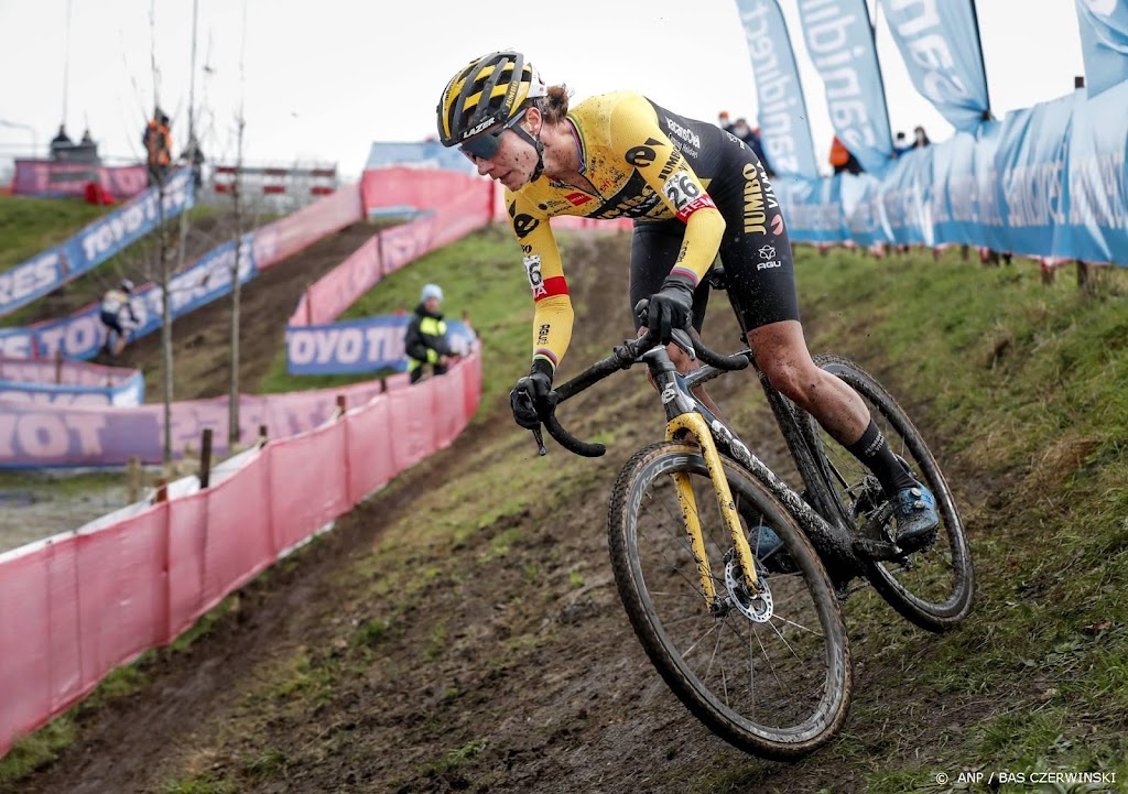Vos verovert voor zevende keer Nederlandse titel veldrijden