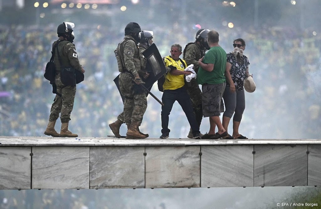 Honderden arrestaties na bezetting overheidsgebouwen in Brasilia 