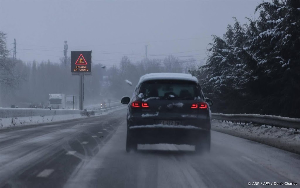 Buurlanden kampen met gevolgen sneeuw
