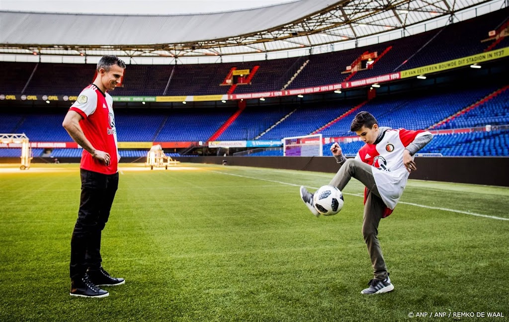 Talent Van Persie verlengt contract bij Feyenoord