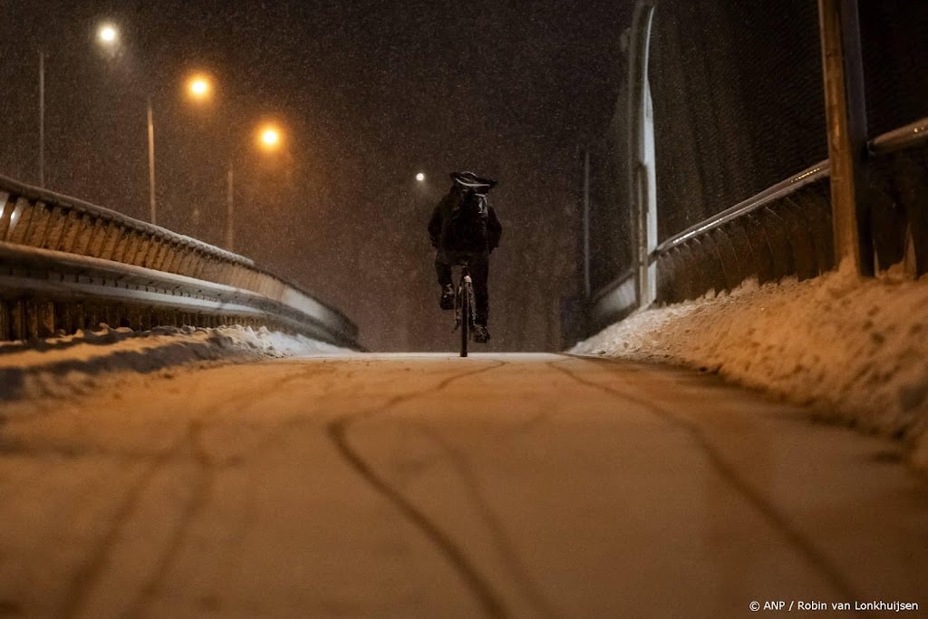 Aankomende nacht vriest het overal en valt er nu en dan sneeuw