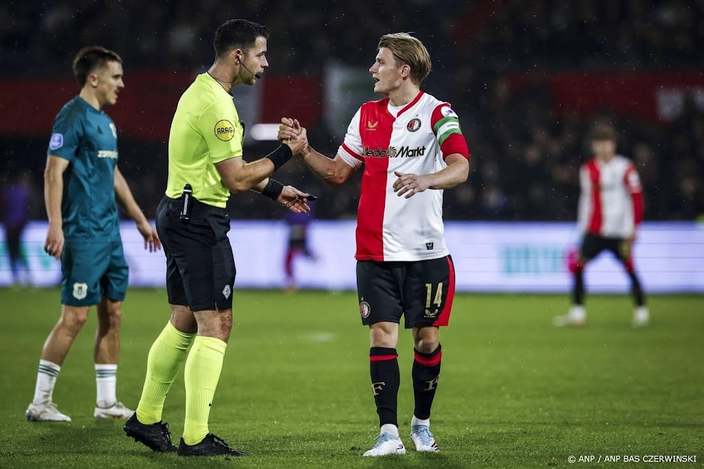 Trainer Van Persie ziet Steijn en Read terugkeren bij Feyenoord 