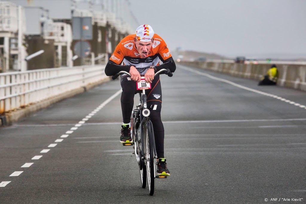 Harde wind dwingt NK tegenwindfietsen tot stoppen
