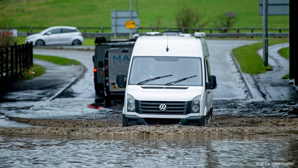 Britse straten staan blank door storm Ciara