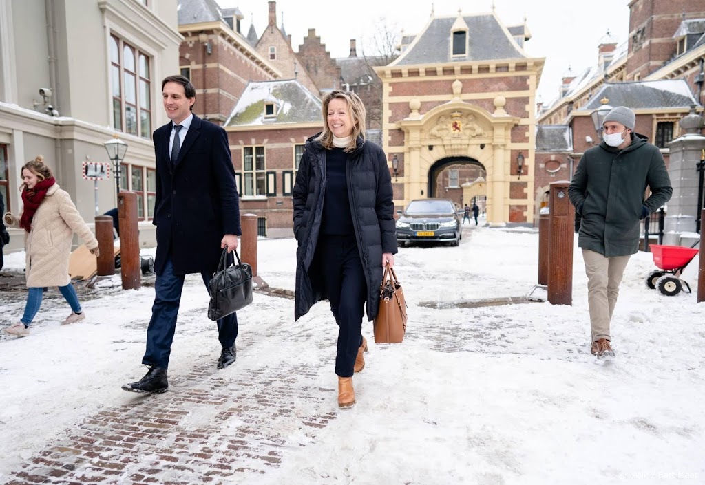 Ollongren presenteert gedragscode politieke advertenties 