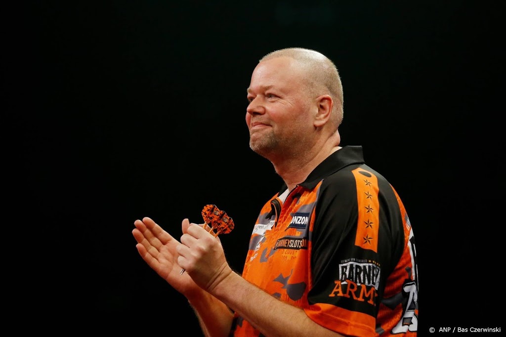 Darter Van Barneveld naar finaleronde om plaats in PDC Tour