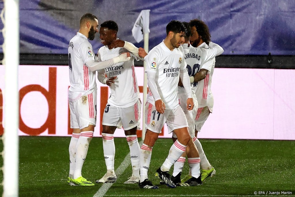 Benzema en Mendy leiden Real Madrid langs Getafe