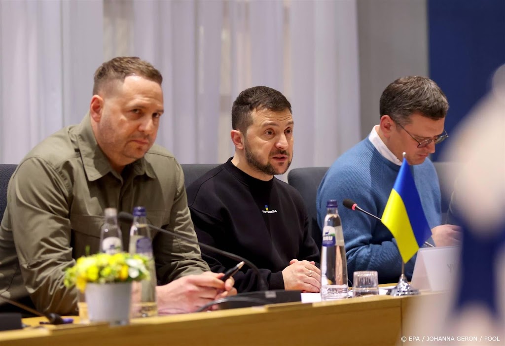 Zelenski zegt Duitse kanselier te moeten dwingen tot hulp