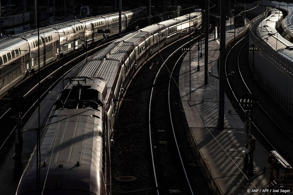 Migrant die in Parijs op Eurostar-trein klimt geëlektrocuteerd