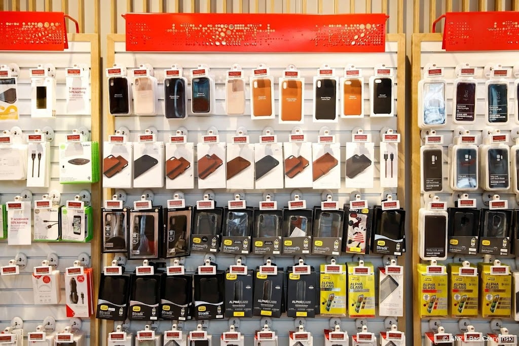 ACM: telecombedrijven te vaag over internetcontracten