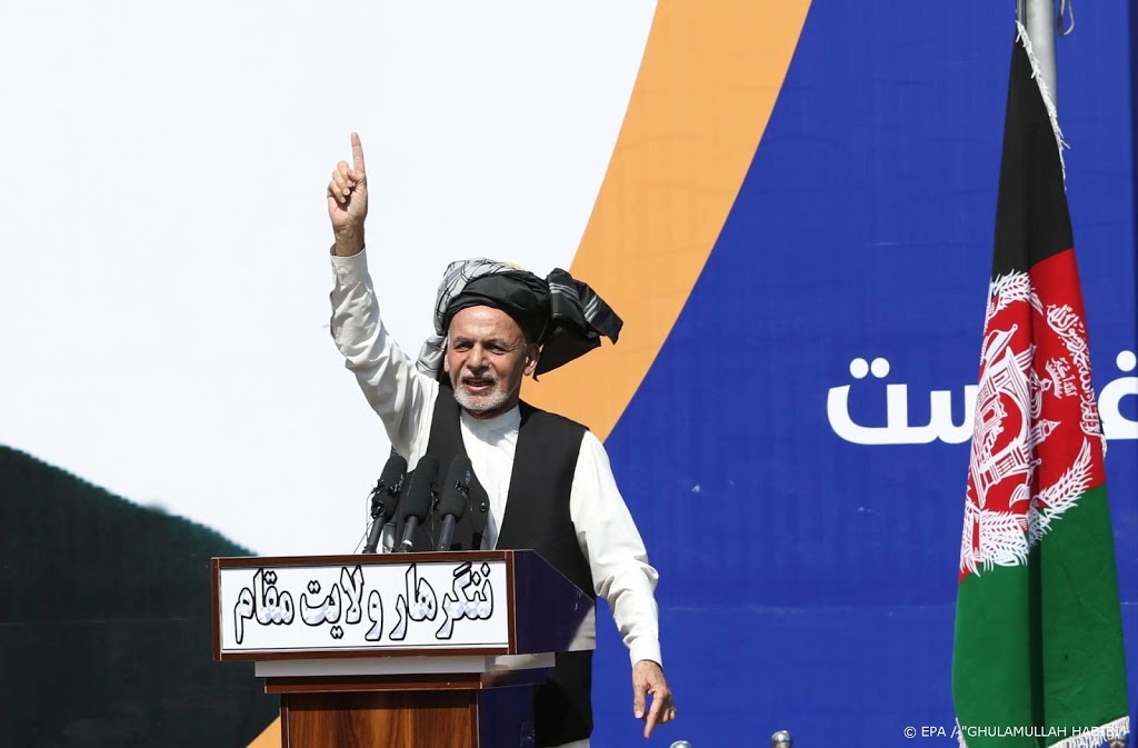 Twee rivaliserende politici in Afghanistan beëdigd als president