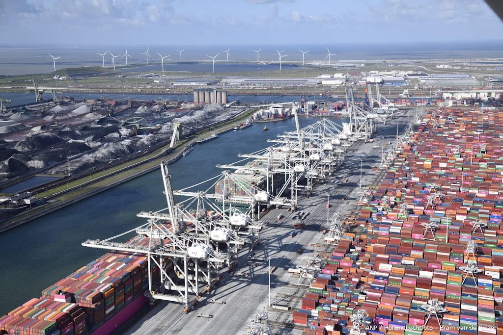 Nog duizend containers voor Rusland op kade in Rotterdam 