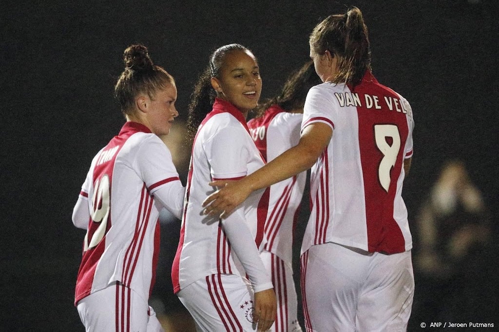 Voetbalvrouwen Ajax naar halve finale beker