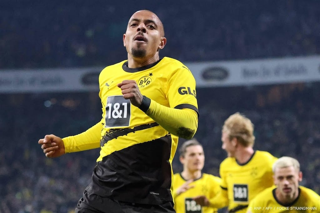 Malen belangrijk voor Dortmund, dat met tien man wint in Bremen